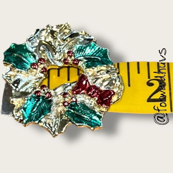 Bundle Sale 3 for $15 | Vintage Gerry’s Christmas Wreath Brooch - Picture 6 of 7